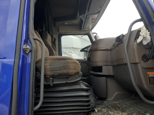 4V4NC9EH8JN891258 - 2018 VOLVO VN VNL BLUE photo 6