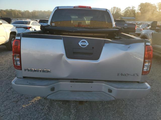 1N6AD0ER8AC417623 - 2010 NISSAN FRONTIER CREW CAB SE SILVER photo 6