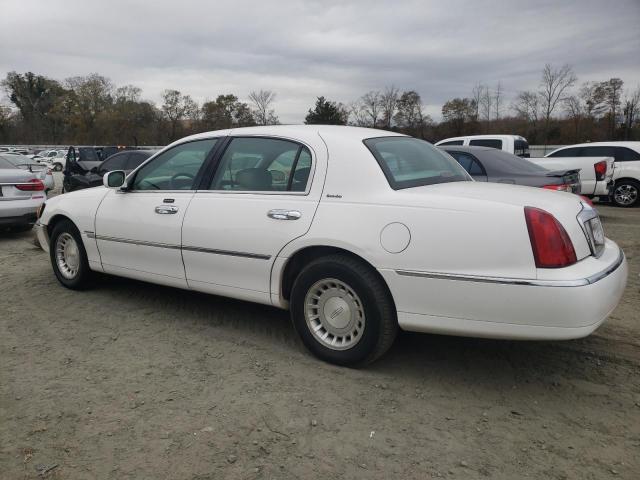 1LNHM81W81Y665056 - 2001 LINCOLN TOWN CAR EXECUTIVE WHITE photo 2
