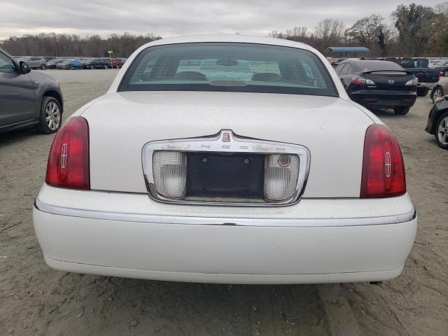 1LNHM81W81Y665056 - 2001 LINCOLN TOWN CAR EXECUTIVE WHITE photo 6