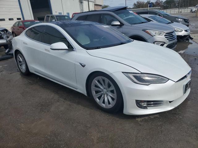 5YJSA1E2XJF243761 - 2018 TESLA MODEL S თეთრი ფოტო 4
