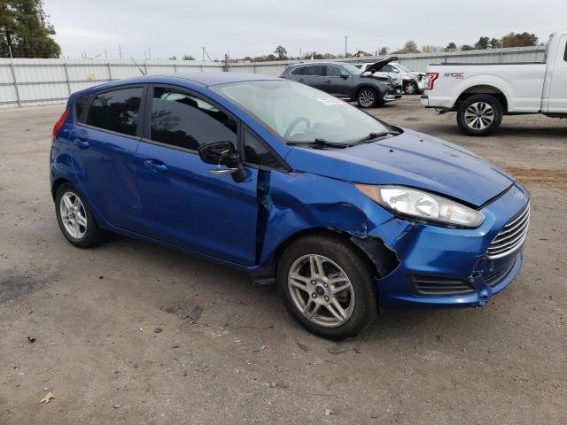 3FADP4EJ1JM143467 - 2018 FORD FIESTA SE BLUE photo 4