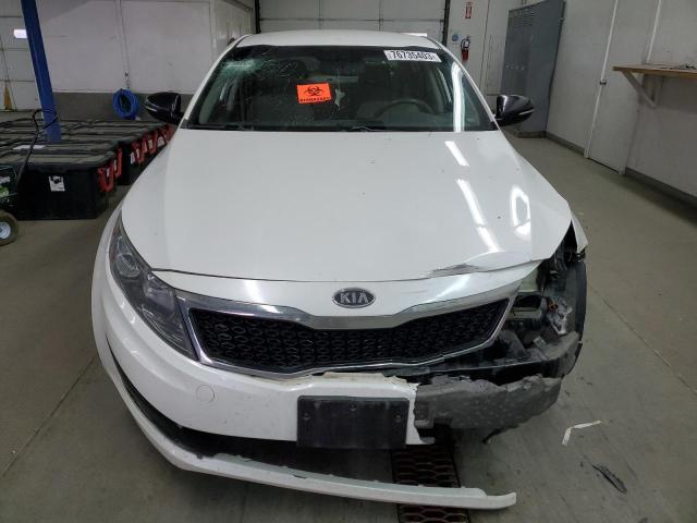 KNAGM4A75B5128484 - 2011 KIA OPTIMA LX WHITE photo 5