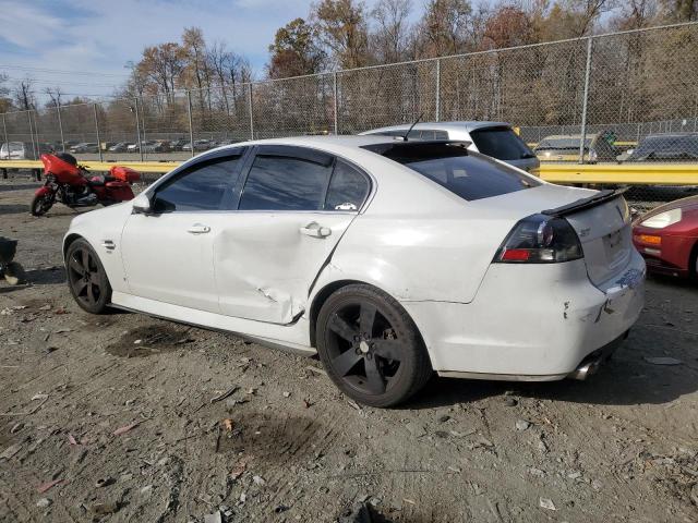 6G2ER57739L228010 - 2009 PONTIAC G8 WHITE photo 2