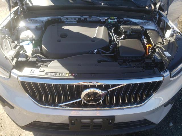 YV4L12UE9R2249522 - 2024 VOLVO XC40 PLUS SILVER photo 11