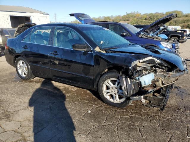 1HGCM56797A041137 - 2007 HONDA ACCORD EX BLACK photo 4