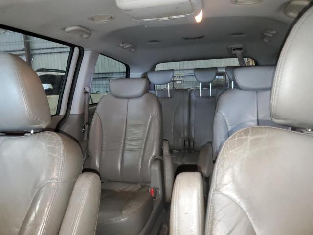 KNDMC233986052097 - 2008 HYUNDAI ENTOURAGE GLS SILVER photo 10