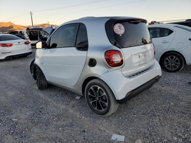 WMEFJ5DAXGK052470 - 2016 SMART FORTWO WHITE photo 2