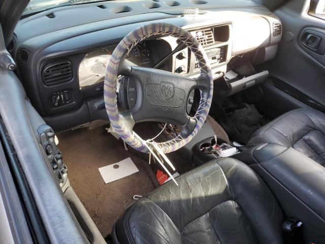 1B4HS28Z1XF617150 - 1999 DODGE DURANGO SILVER photo 8