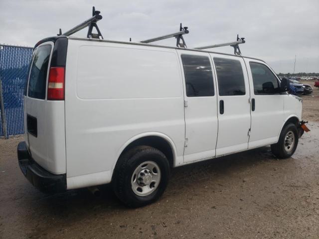 1GCGG25V971136822 - 2007 CHEVROLET EXPRESS G2 WHITE photo 3