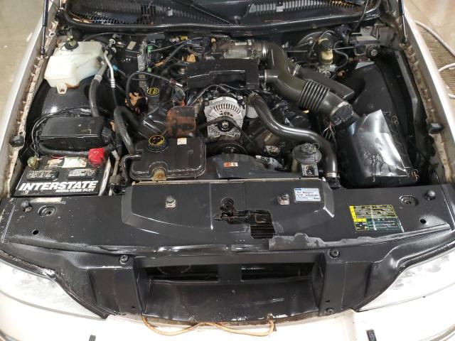 1LNHM81WX3Y672772 - 2003 LINCOLN TOWN CAR EXECUTIVE BEIGE photo 11