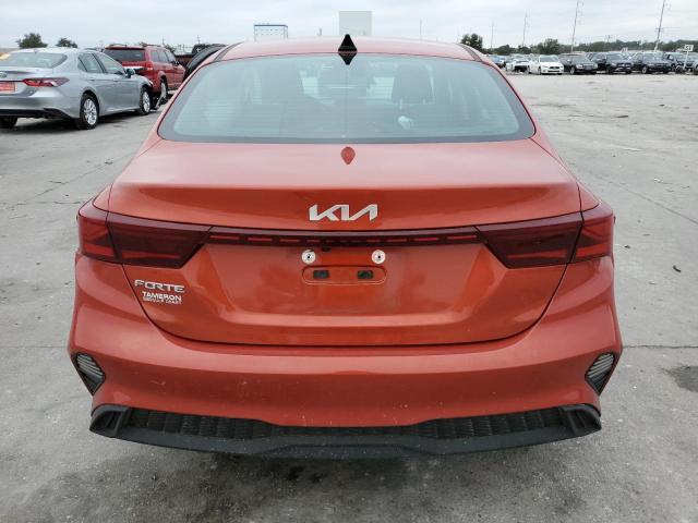 3KPF24AD9NE472418 - 2022 KIA FORTE FE ORANGE photo 6