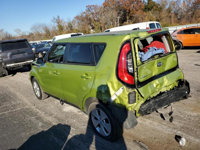 KNDJN2A23G7873602 - 2016 KIA SOUL GREEN photo 2