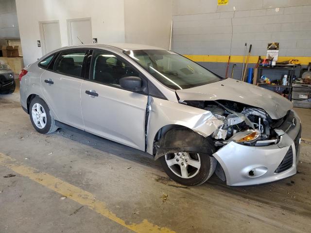 1FAHP3E26CL101398 - 2012 FORD FOCUS S SILVER photo 4