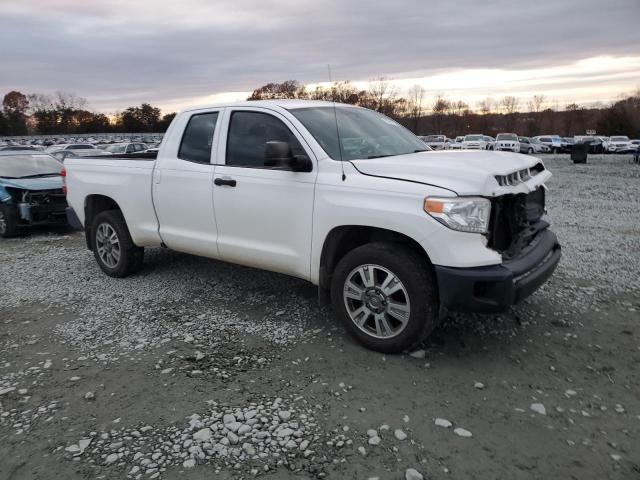 5TFRW5F12HX215238 - 2017 TOYOTA TUNDRA DOUBLE CAB SR/SR5 WHITE photo 4