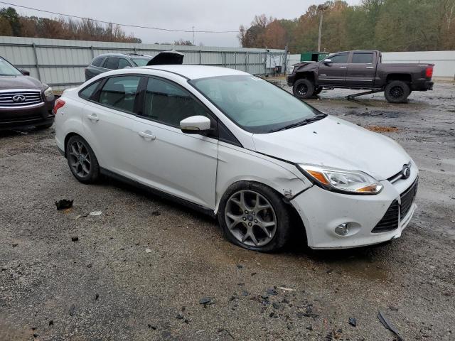 1FADP3F28EL218075 - 2014 FORD FOCUS SE WHITE photo 4