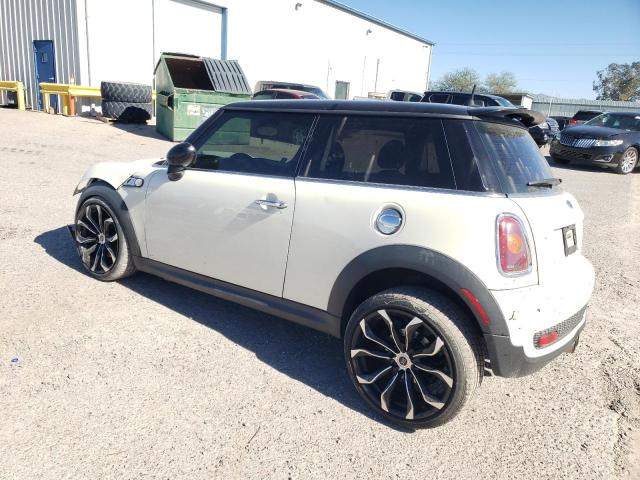 WMWMF7C51ATZ34830 - 2010 MINI COOPER S WHITE photo 2