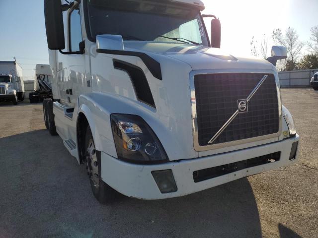 4V4NC9EH0DN129904 - 2013 VOLVO VN VNL WHITE photo 9