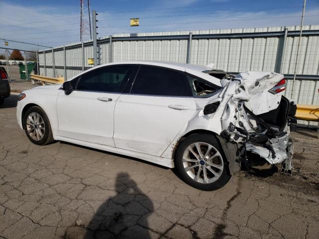 3FA6P0H79KR210077 - 2019 FORD FUSION SE SILVER photo 2