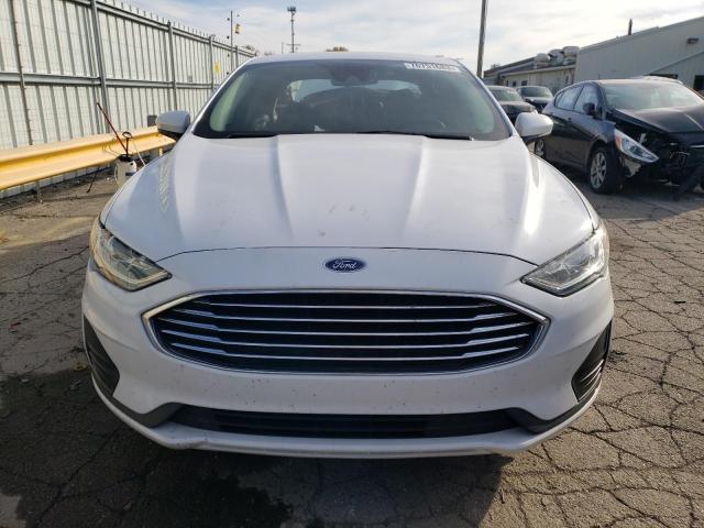 3FA6P0H79KR210077 - 2019 FORD FUSION SE SILVER photo 5