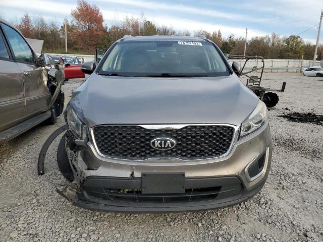 5XYPG4A39HG285636 - 2017 KIA SORENTO LX GRAY photo 5