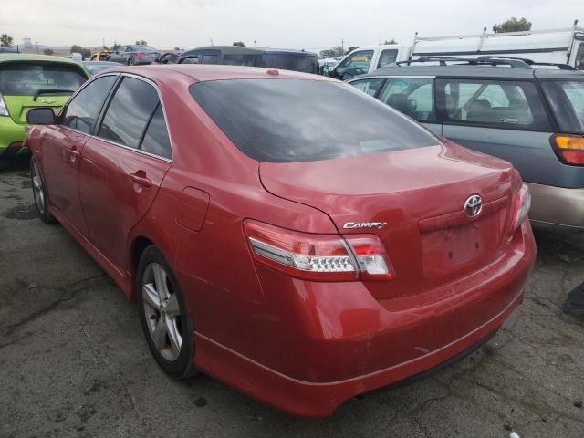 4T1BF3EK1BU187369 - 2011 TOYOTA CAMRY BASE RED photo 2