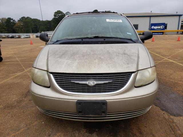 2C8GP74L82R648779 - 2002 CHRYSLER TOWN & COU EX BEIGE photo 5