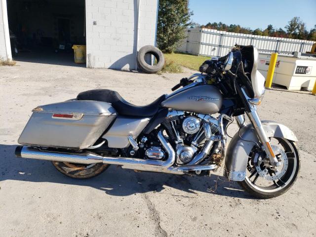 2009 HARLEY-DAVIDSON FLHX, 