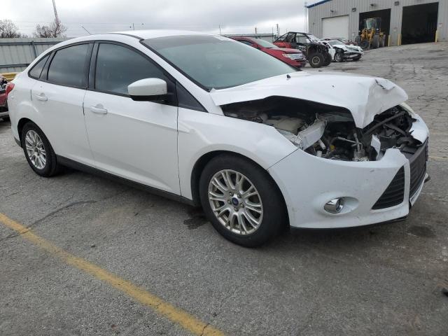 1FAHP3F22CL333270 - 2012 FORD FOCUS SE WHITE photo 4