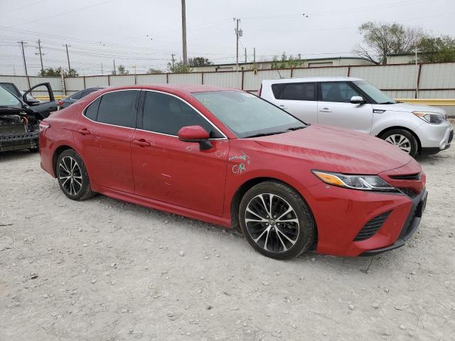 4T1G11AK7LU329031 - 2020 TOYOTA CAMRY SE RED photo 4