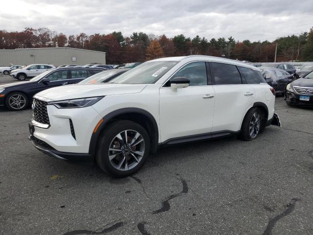 2022 INFINITI QX60 LUXE, 