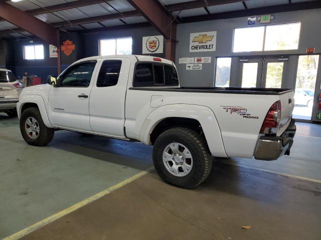 5TFUU4EN4BX011613 - 2011 TOYOTA TACOMA ACCESS CAB WHITE photo 2