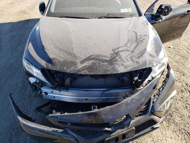 4T1T11AK2PU091321 - 2023 TOYOTA CAMRY SE NIGHT SHADE BLACK photo 11