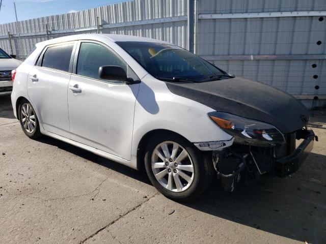 2T1KU40E09C015777 - 2009 TOYOTA COROLLA MA WHITE photo 4