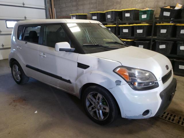 KNDJT2A22B7315822 - 2011 KIA SOUL + WHITE photo 4