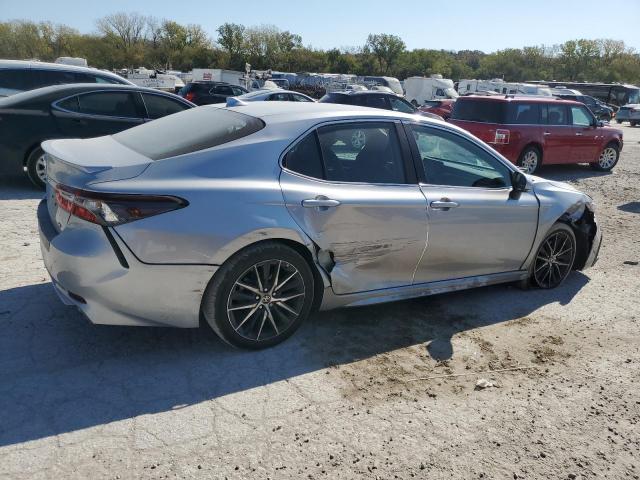 4T1G11AK1RU874327 - 2024 TOYOTA CAMRY SE NIGHT SHADE SILVER photo 3