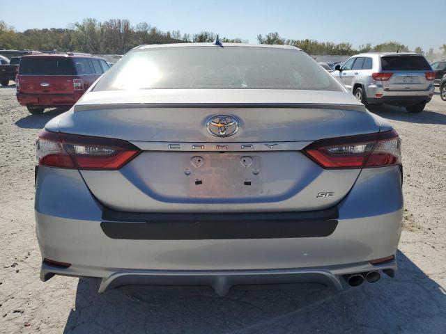4T1G11AK1RU874327 - 2024 TOYOTA CAMRY SE NIGHT SHADE SILVER photo 6