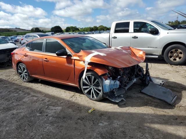 1N4BL4CV9LC265572 - 2020 NISSAN ALTIMA SR ORANGE photo 4