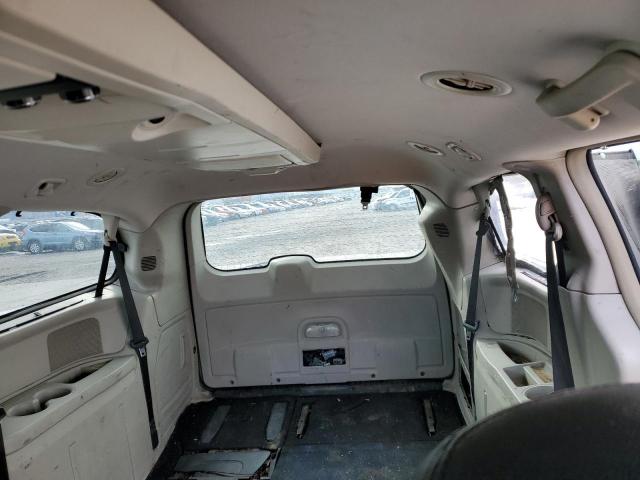 2A4RR8DG2BR797244 - 2011 CHRYSLER TOWN & COU TOURING L SILVER photo 10