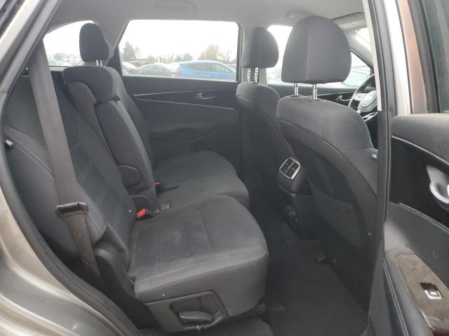 5XYPGDA55KG449845 - 2019 KIA SORENTO LX GRAY photo 11