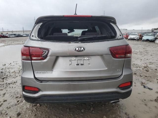 5XYPGDA55KG449845 - 2019 KIA SORENTO LX GRAY photo 6