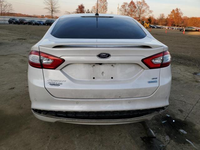 3FA6P0HD0GR210305 - 2016 FORD FUSION SE WHITE photo 6