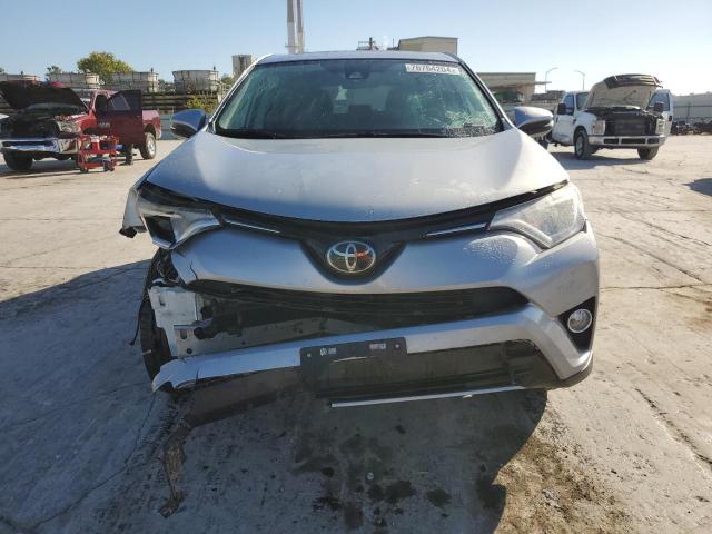 2T3WFREV5JW468711 - 2018 TOYOTA RAV4 ADVENTURE SILVER photo 5