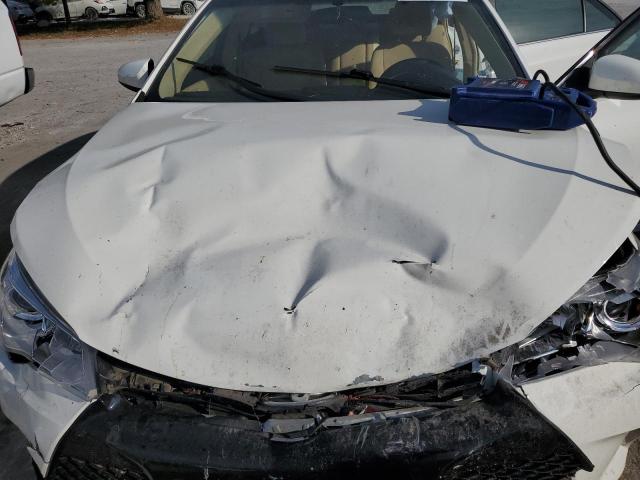 4T4BF1FK3FR490507 - 2015 TOYOTA CAMRY LE WHITE photo 11