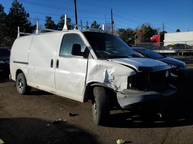 1GCFH154691173582 - 2009 CHEVROLET EXPRESS G1 WHITE photo 4