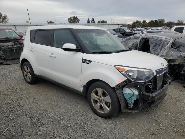 KNDJN2A21J7547448 - 2018 KIA SOUL WHITE photo 4