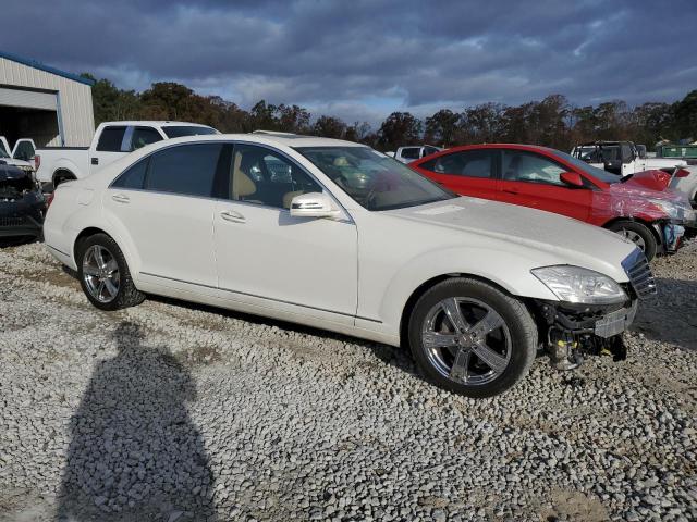 WDDNG7BBXAA346566 - 2010 MERCEDES-BENZ S 550 WHITE photo 4