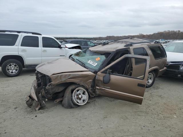 1GNCS13XX4K167229 - 2004 CHEVROLET BLAZER TAN photo 1