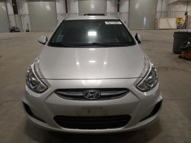 KMHCT5AE1HU301937 - 2017 HYUNDAI ACCENT SE SILVER photo 5