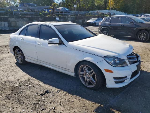 WDDGF8AB4DR248285 - 2013 MERCEDES-BENZ C 300 4MATIC WHITE photo 4